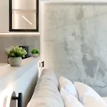 Designer - Rooftop - Sea View - Arcadia 200m אודסה